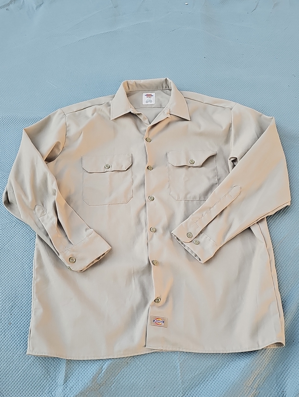 Dickies Men’s Button-Down Work Shirt Long Sleeve in Excellent Condition Khaki